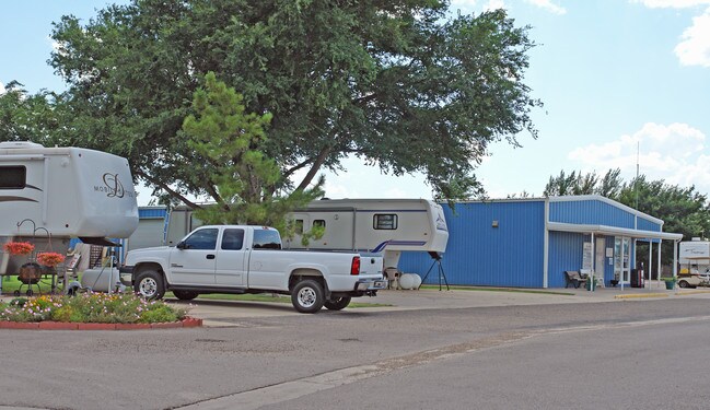 3436 W Tx-289-loop in Lubbock, TX - Building Photo - Building Photo