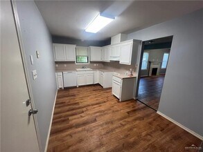 13 S 8th St in McAllen, TX - Building Photo - Building Photo