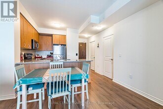 349 Rathburn Rd W in Mississauga, ON - Building Photo - Building Photo