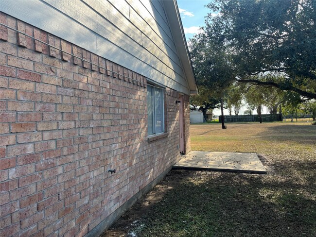 768 Heritage Ln in Eagle Lake, TX - Building Photo - Building Photo