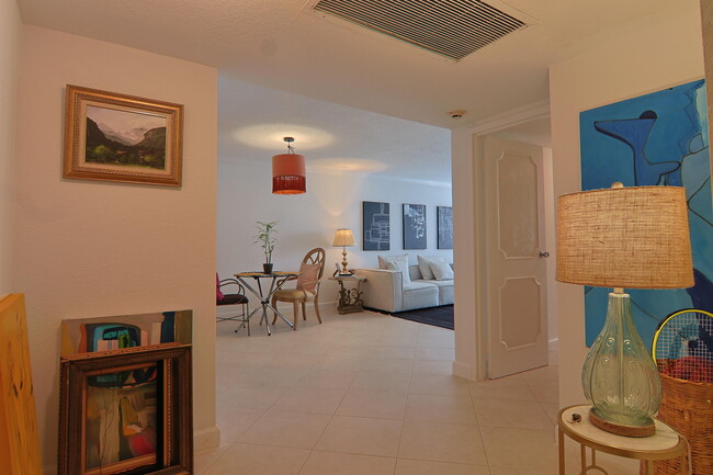 3545 S Ocean Blvd in South Palm Beach, FL - Building Photo - Building Photo