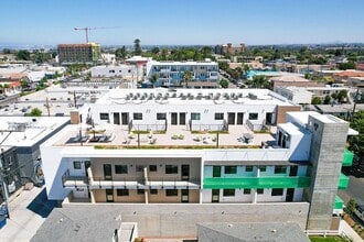 Backhouse Apartments in Chula Vista, CA - Foto de edificio - Building Photo