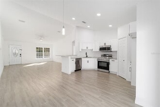 200 Oak Ln in Ocala, FL - Building Photo - Building Photo