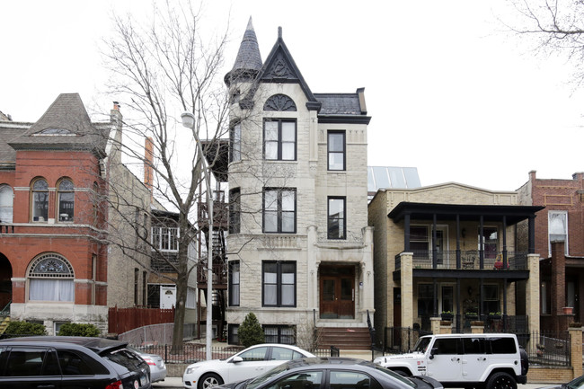 2134 W Concord Pl in Chicago, IL - Building Photo - Building Photo