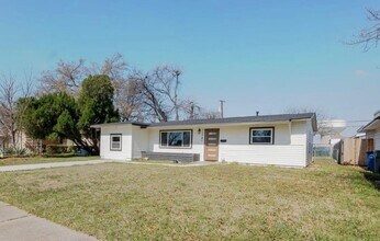 11741 Abston Ln in Dallas, TX - Building Photo - Building Photo