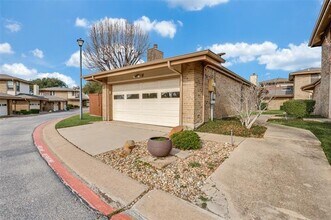 18 Park Ln in Bedford, TX - Building Photo - Building Photo