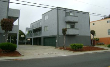 573 Huntington Ave in San Bruno, CA - Building Photo - Building Photo