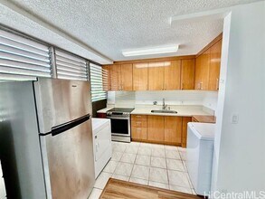 909 Kaheka St in Honolulu, HI - Building Photo - Building Photo