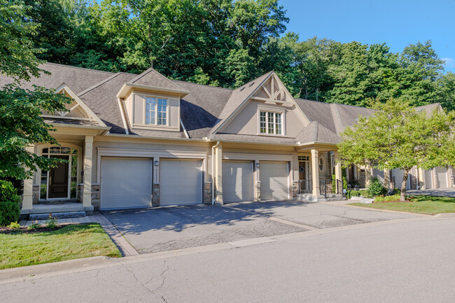 1915 Broad Hollow Gate in Mississauga, ON - Building Photo - Building Photo