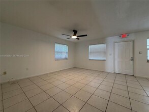 951 SW 16th St in Fort Lauderdale, FL - Building Photo - Building Photo