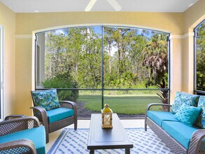 2847 Tiburon Blvd E in Naples, FL - Foto de edificio - Building Photo