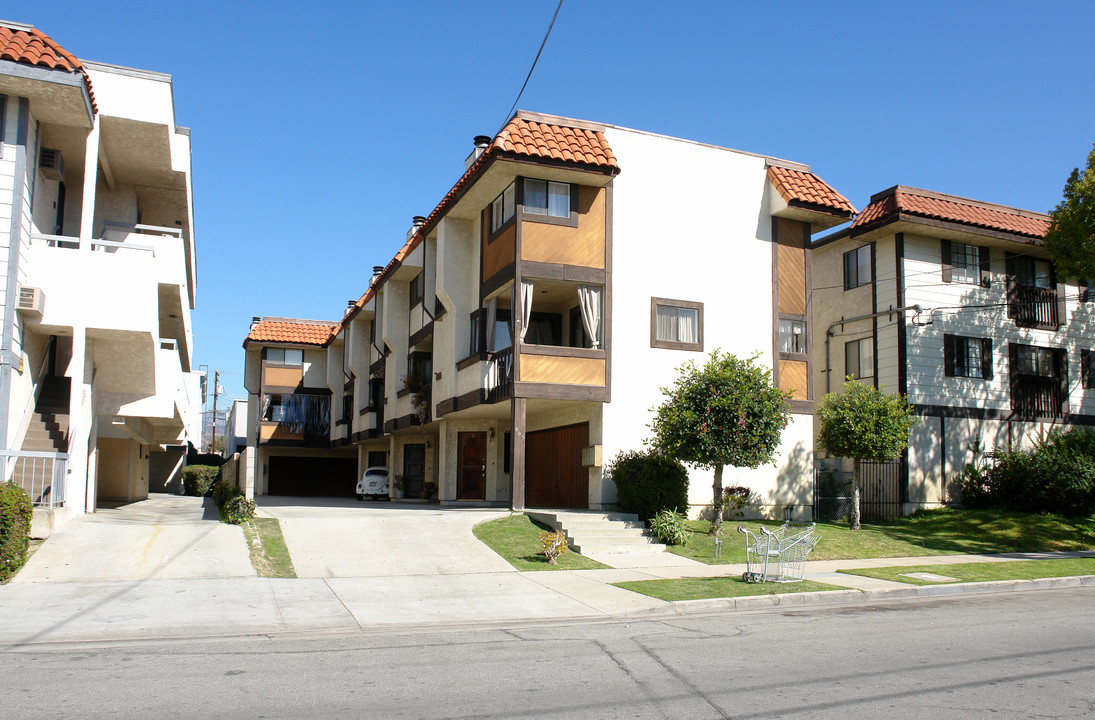 805 E Chestnut St in Glendale, CA - Building Photo