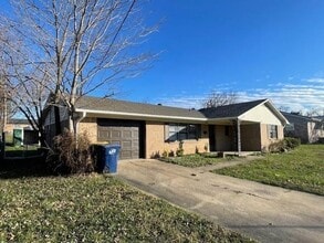 913 S 10th St in Rogers, AR - Building Photo - Building Photo