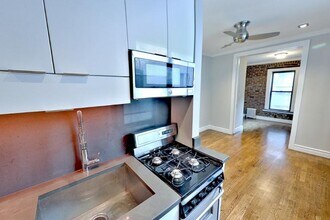 416 E 13th St, Unit 4F in New York, NY - Foto de edificio - Building Photo