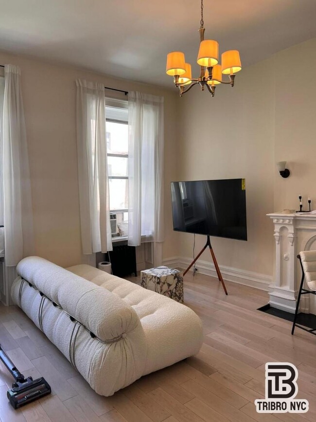 294 3rd Ave in New York, NY - Building Photo - Building Photo