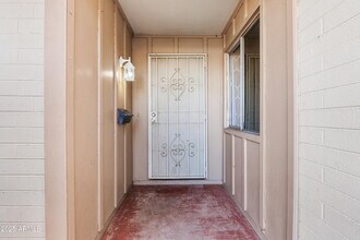 4401 W Claremont St in Glendale, AZ - Building Photo - Building Photo