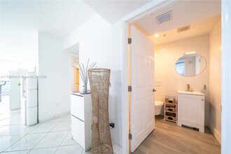 6301 Collins Ave, Unit 2802 in Miami Beach, FL - Building Photo - Building Photo