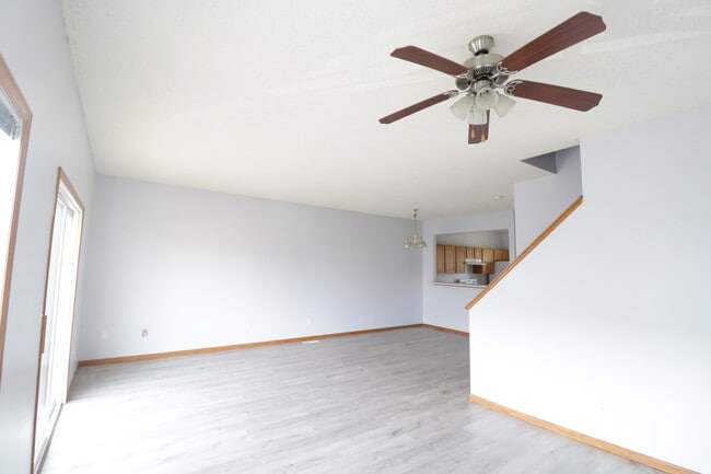 7860 Old Carriage Ct in Shakopee, MN - Building Photo - Building Photo