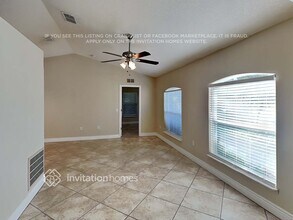 5274 Laval Dr in Orlando, FL - Foto de edificio - Building Photo