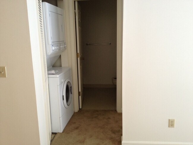 Dunns Bridge Apartments - Two Bed, Two Bat in Dover, NH - Foto de edificio - Building Photo