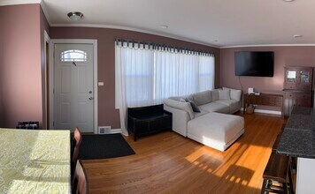 9023 Central Ave in Morton Grove, IL - Building Photo - Building Photo