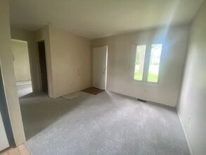 1633 Bayview Dr in Monroe, MI - Building Photo - Building Photo