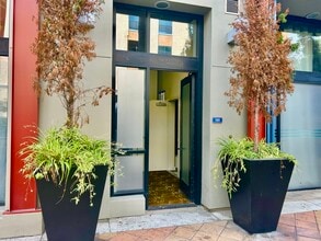 300 E 4th St, Unit 101 in Long Beach, CA - Building Photo - Building Photo