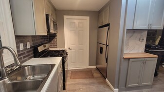 54 Emmett Ave in Derby, CT - Building Photo