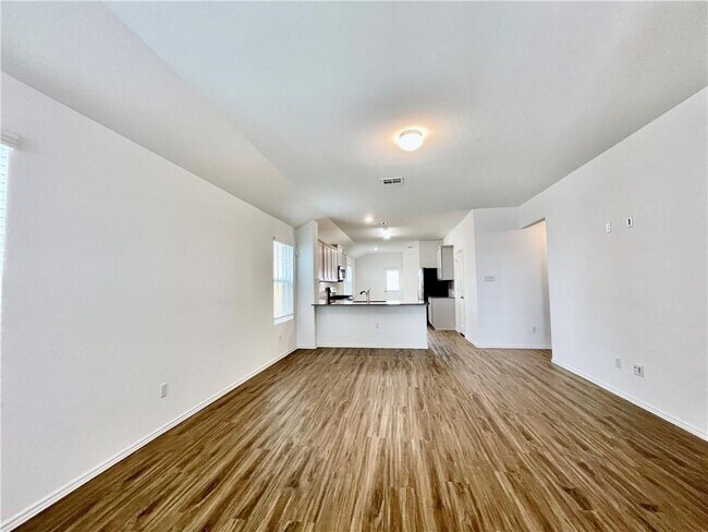 126 Canley Lp in Hutto, TX - Building Photo - Building Photo