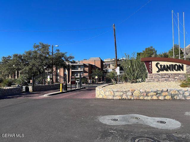 4433 N Stanton St in El Paso, TX - Building Photo - Building Photo