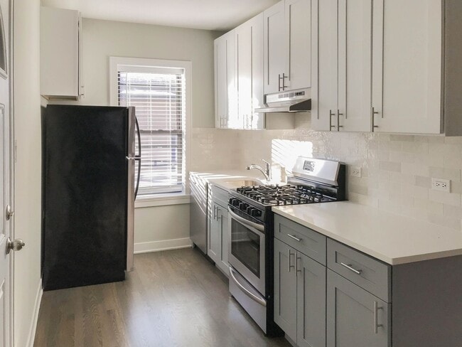 1954 W Wilson Ave, Unit 2-BB in Chicago, IL - Building Photo - Building Photo