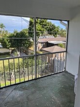 275 SW 15th St, Unit #102 in Pompano Beach, FL - Building Photo - Building Photo