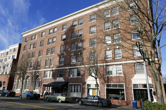 Olympian Apartments in Olympia, WA - Building Photo - Building Photo