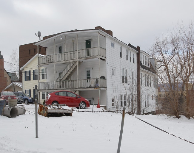 742 Madison Ave in Scranton, PA - Foto de edificio - Building Photo