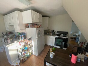 14 Fairmount St, Unit 14.5 in Medford, MA - Foto de edificio - Building Photo