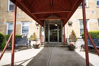 218 Broad Ave in Leonia, NJ - Building Photo - Building Photo