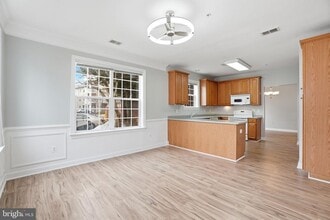 7871 Rolling Woods Ct in West Springfield, VA - Building Photo - Building Photo