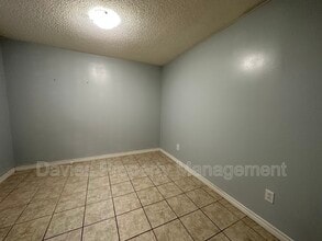 6704-6132 132 Ave NW in Edmonton, AB - Building Photo - Building Photo