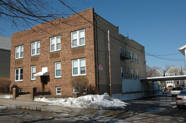 10 Alyea Ter in Clifton, NJ - Building Photo - Building Photo