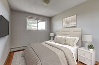 Pineridge Greene Apartments in Calgary, AB - Building Photo - Building Photo