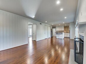 5809 Northmoor Dr in Dallas, TX - Building Photo - Building Photo