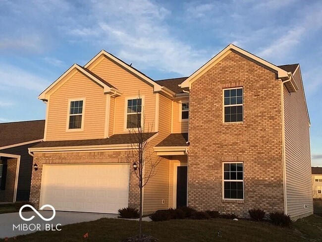 5421 Tanglewood Ln in Whitestown, IN - Building Photo - Building Photo