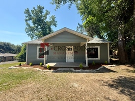 1729 E Arnold St in Tyler, TX - Building Photo