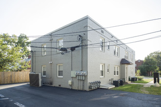 Myerton Apartments in Arlington, VA - Building Photo - Building Photo