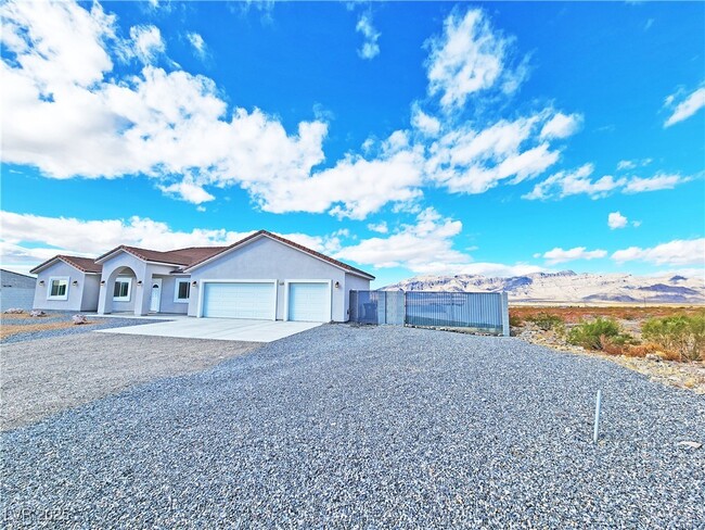 6130 Cavalry Trl in Pahrump, NV - Building Photo - Building Photo