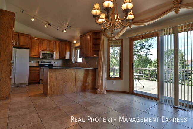 property at 2726 S Avondale Ct