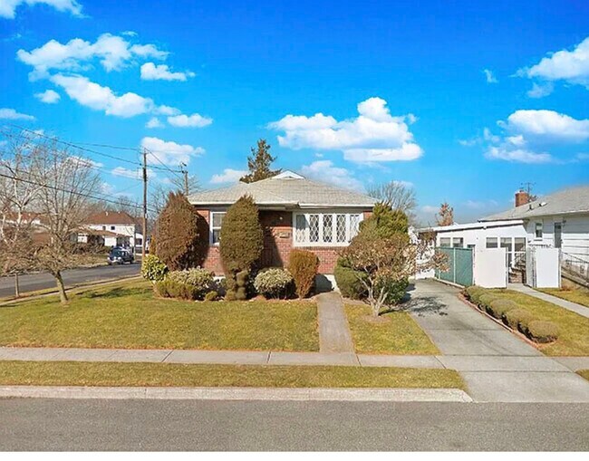 371 Sycamore St Rentals in Staten Island, NY