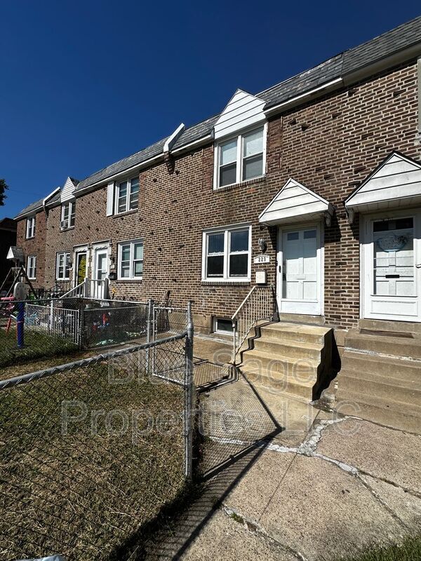 229 Spruce St