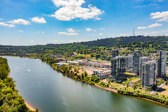 836 S Curry St, Unit 100 in Portland, OR - Foto de edificio - Building Photo