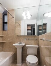 326 E 35th St in New York, NY - Building Photo - Building Photo